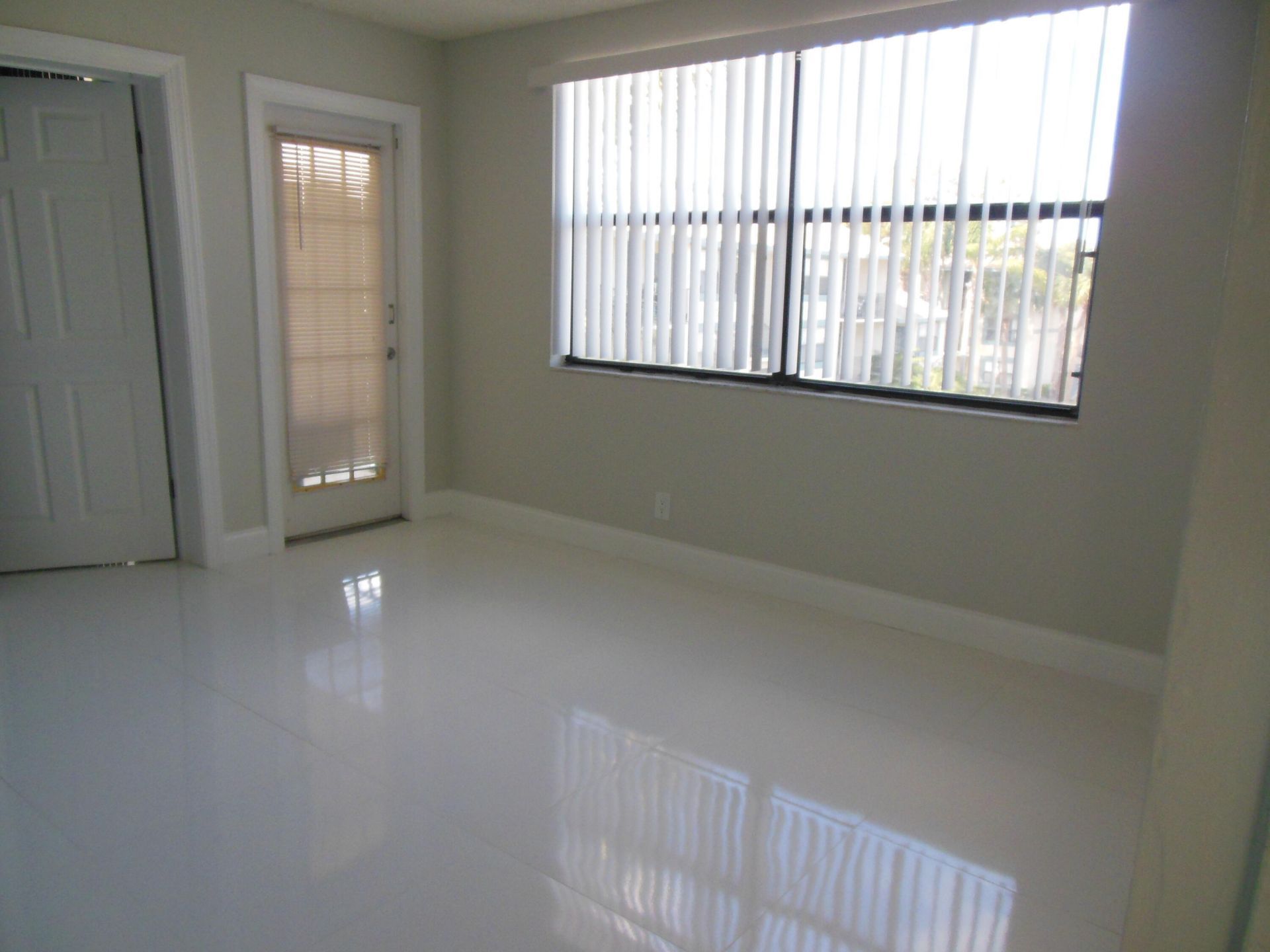 728 Executive Center Drive, Unit 31, West Palm Beach, FL 33401 Photo
