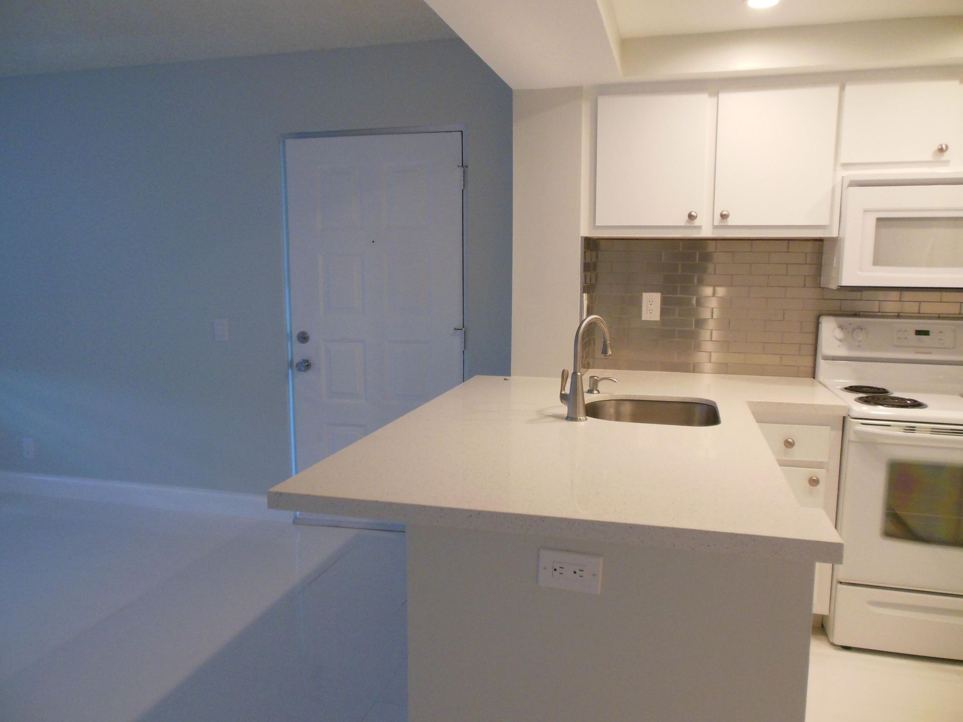 728 Executive Center Drive, Unit 31, West Palm Beach, FL 33401 Photo