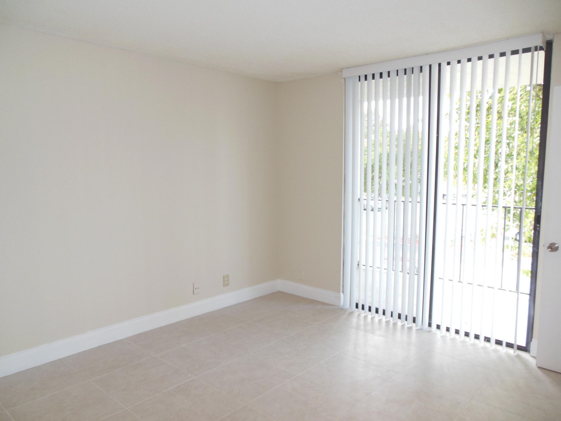 728 Executive Center Drive, Unit 31, West Palm Beach, FL 33401 Photo