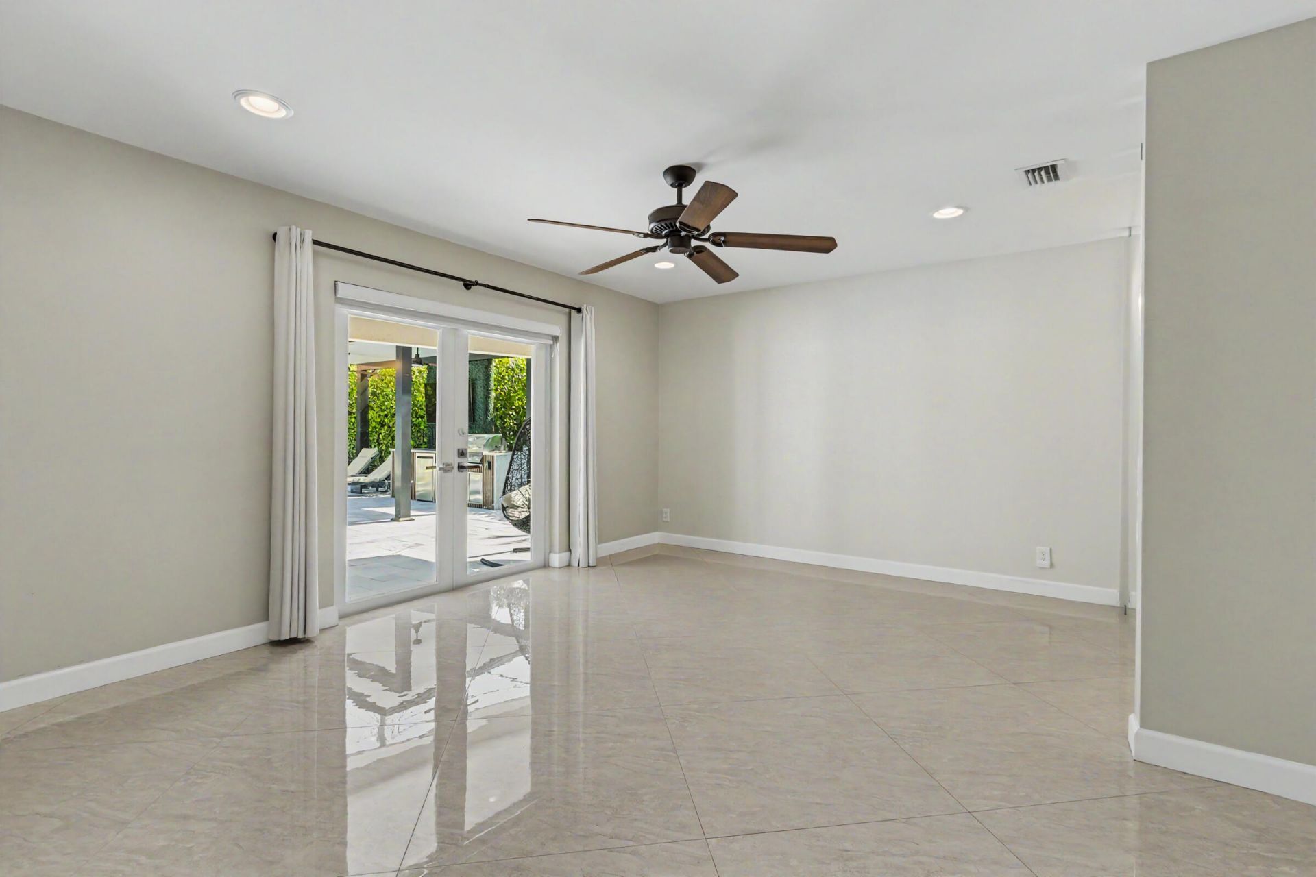 1 Tam O Shanter Lane, Boca Raton, FL 33431 Photo