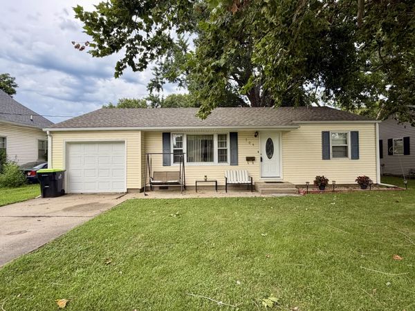 704 E BUCKNER Street, Tuscola, IL 61953