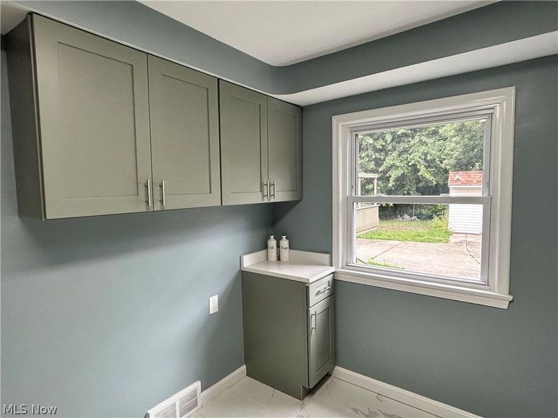 13099 Cedar Road, Cleveland Heights, OH 44118 Photo 10