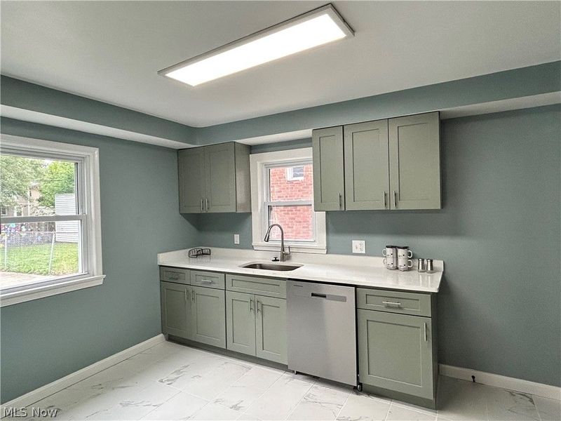 13099 Cedar Road, Cleveland Heights, OH 44118 Photo 8