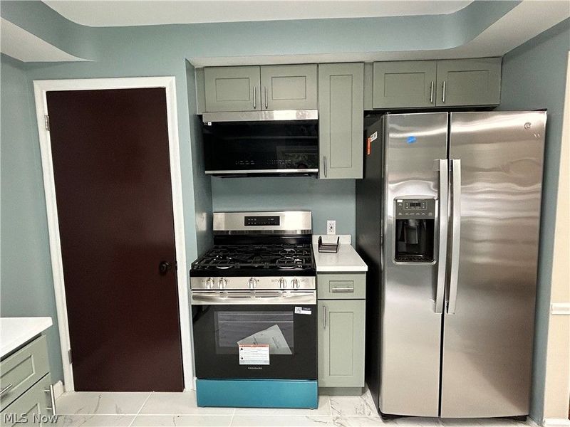 13099 Cedar Road, Cleveland Heights, OH 44118 Photo 9