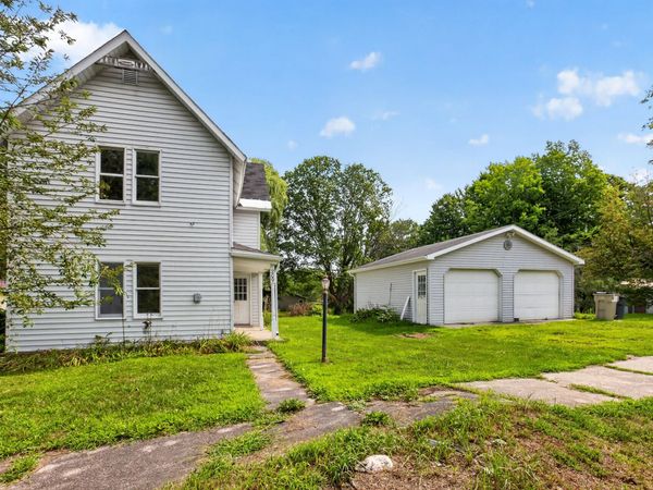 209 Underwood Avenue, Leroy, MI 49655