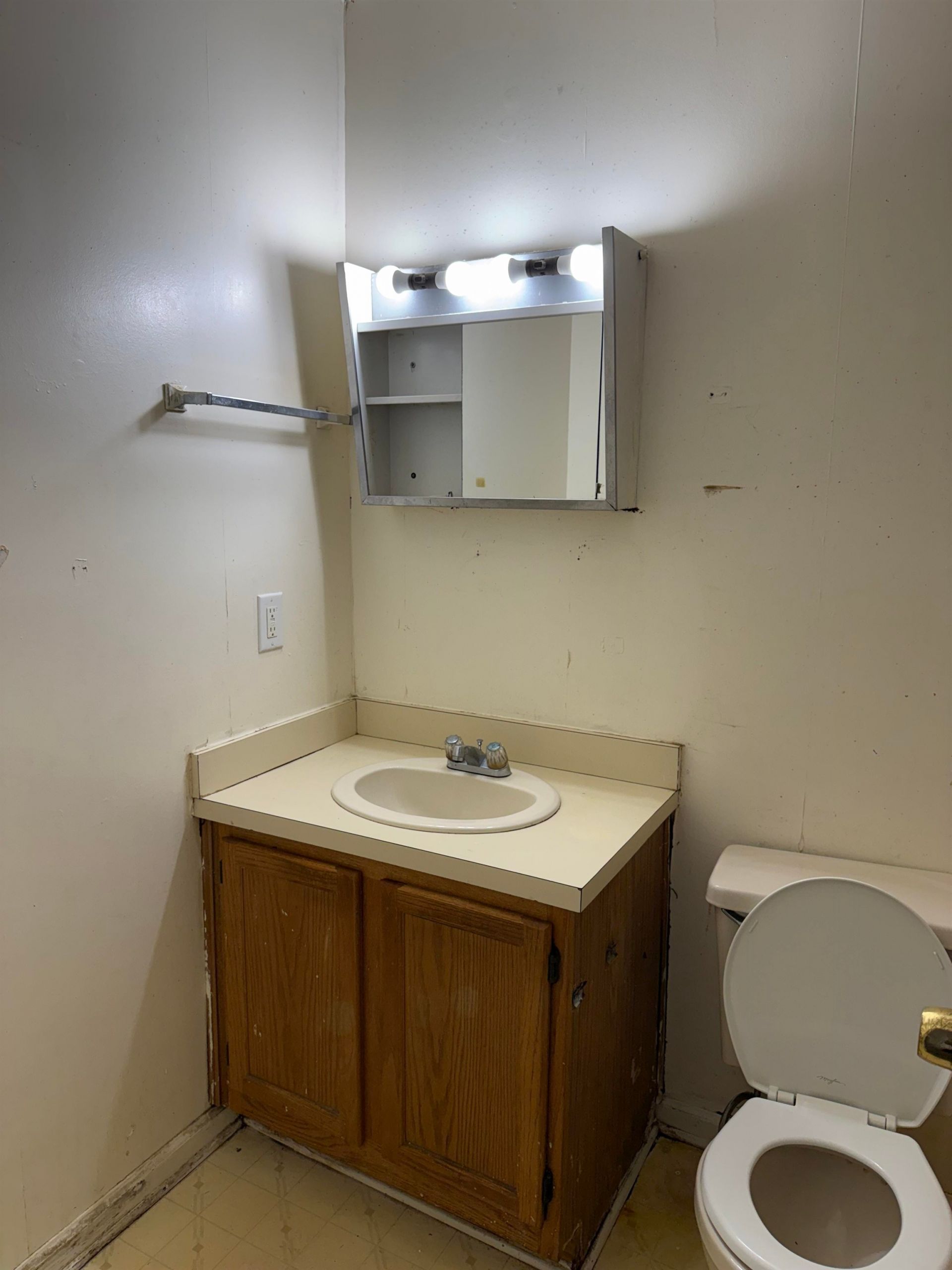 2000 Greens Blvd. Photo 16