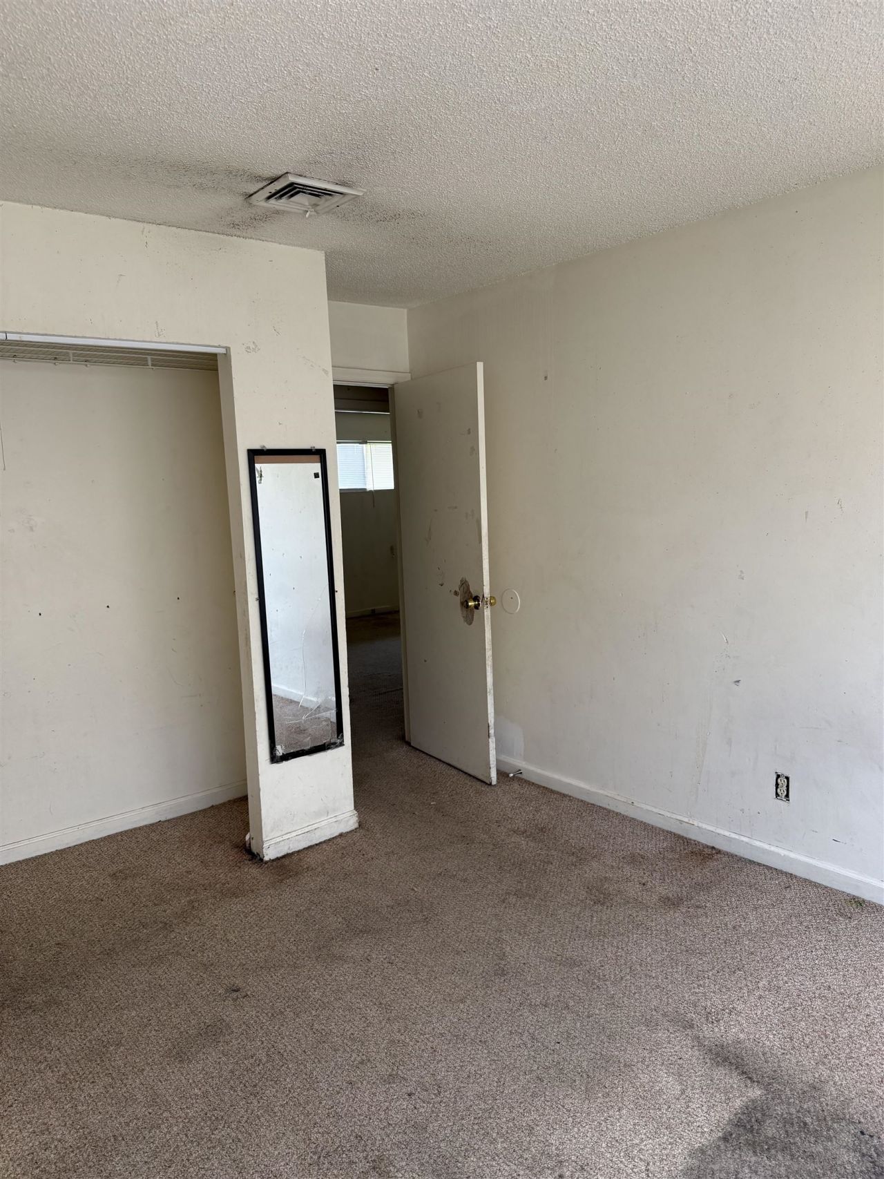 2000 Greens Blvd. Photo 19