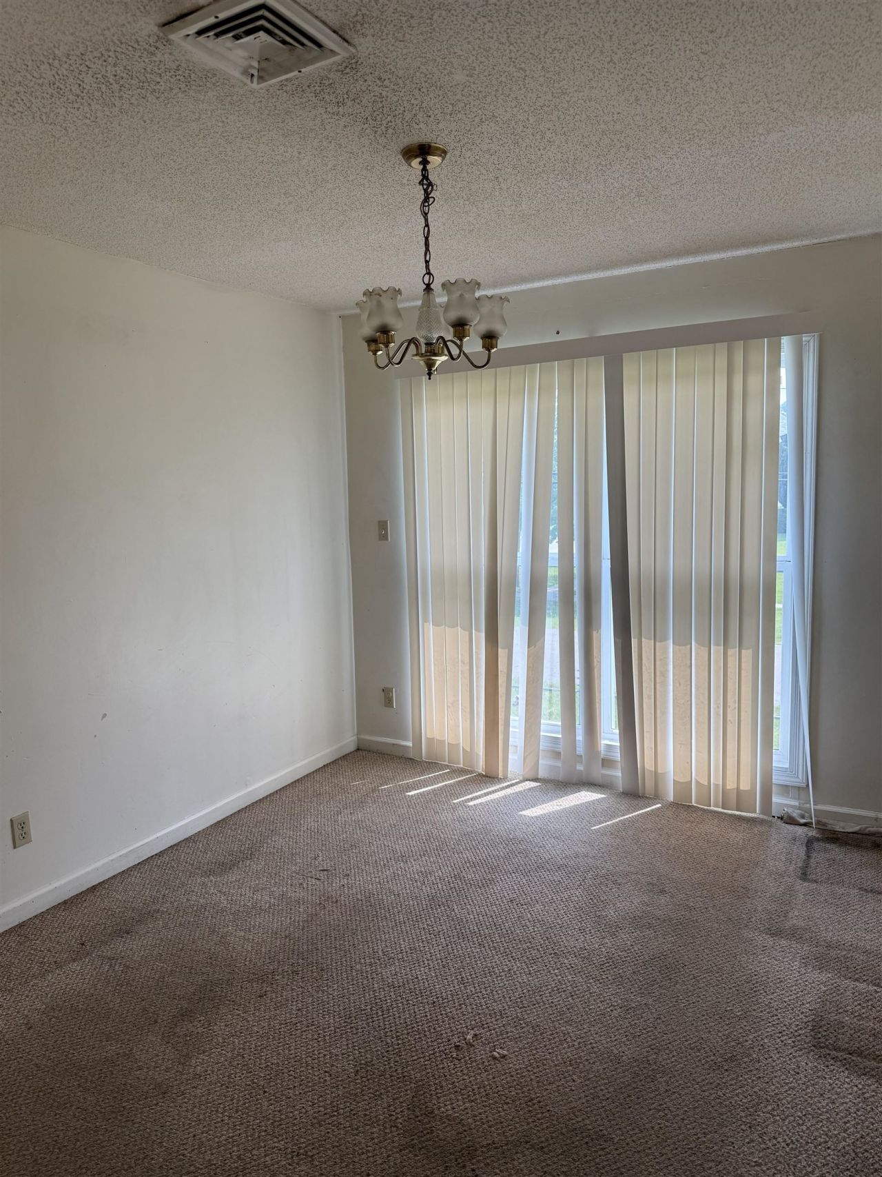 2000 Greens Blvd. Photo 5