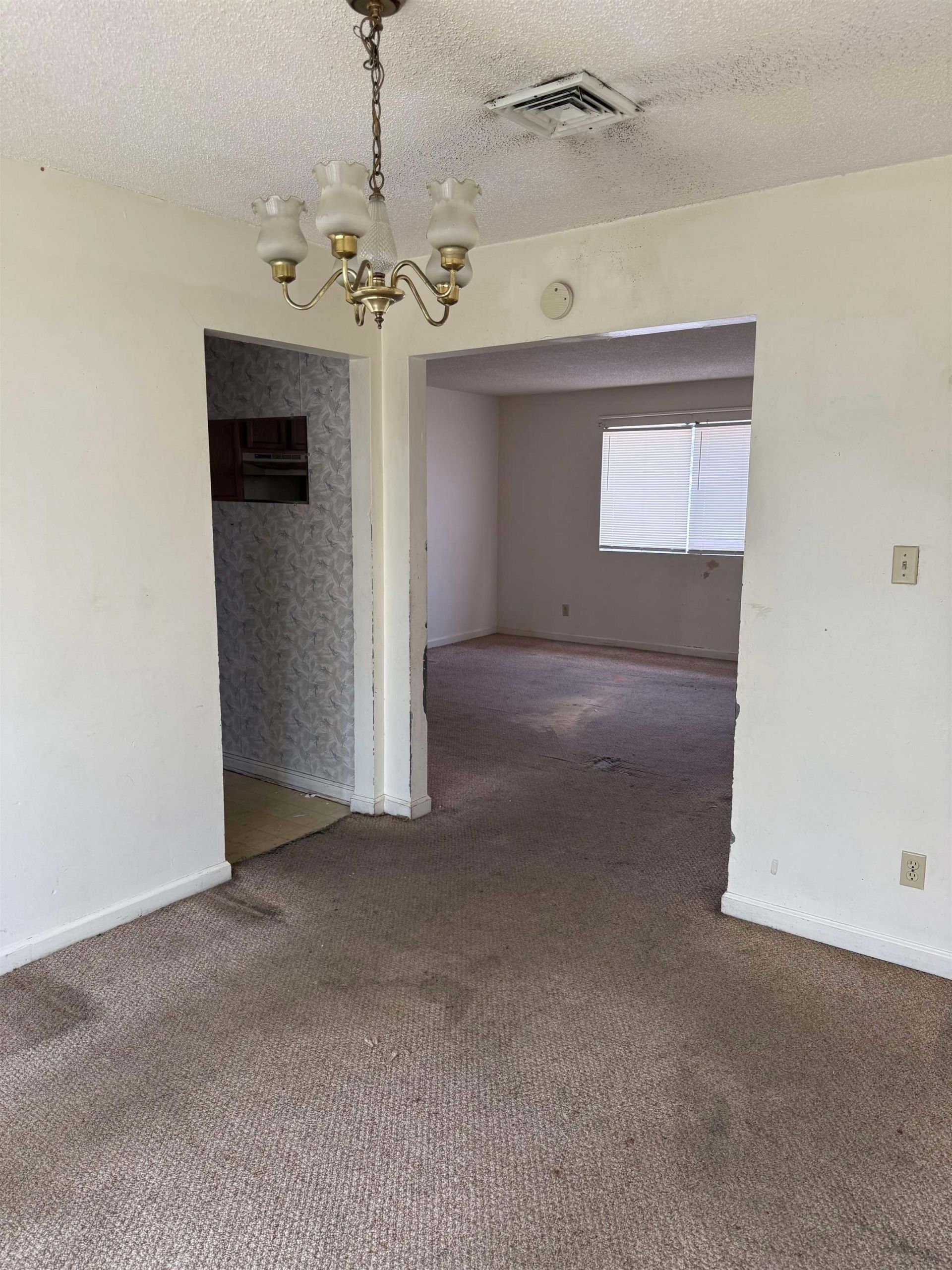2000 Greens Blvd. Photo 6