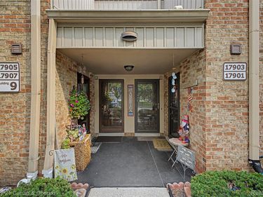 17905 University Park Drive, Unit 99, Livonia, Mi 48152