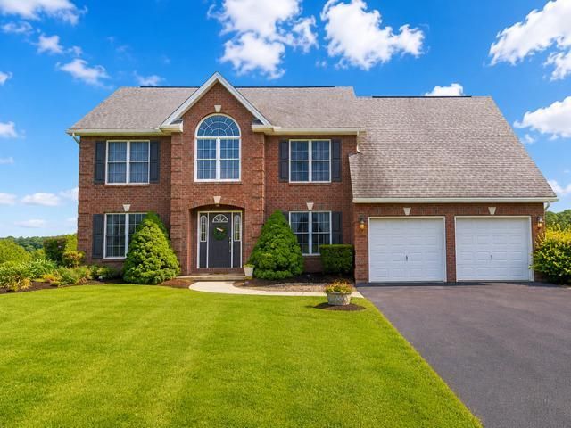 8 SUNSHINE CIRCLE , LEWISTOWN, PA 17044