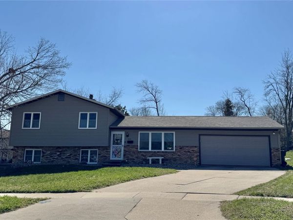 4112 Finch Court NE, Cedar Rapids, IA 52402