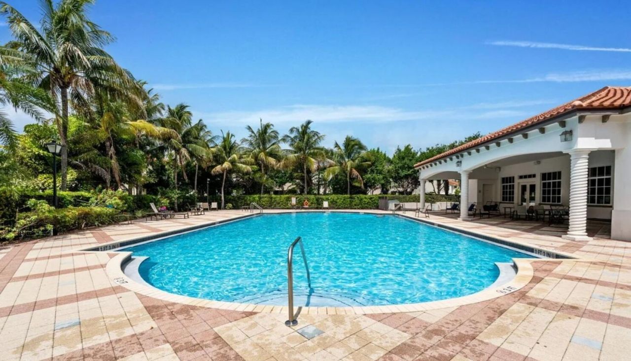 4414 Hemlock Drive, Riviera Beach, FL 33410 Photo