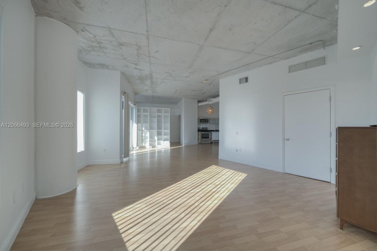 10 SW South River Dr, Unit 1406, Miami, FL 33130 Photo