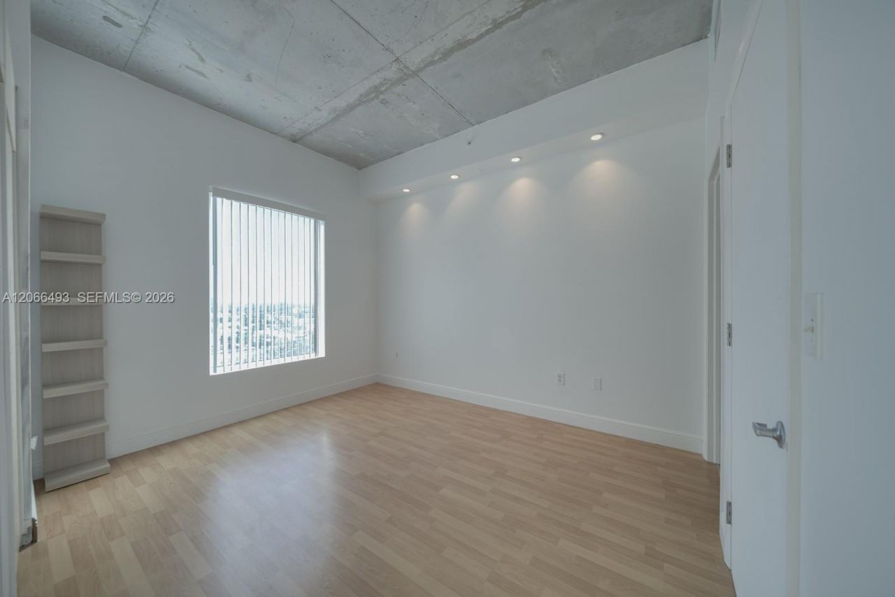 10 SW South River Dr, Unit 1406, Miami, FL 33130 Photo