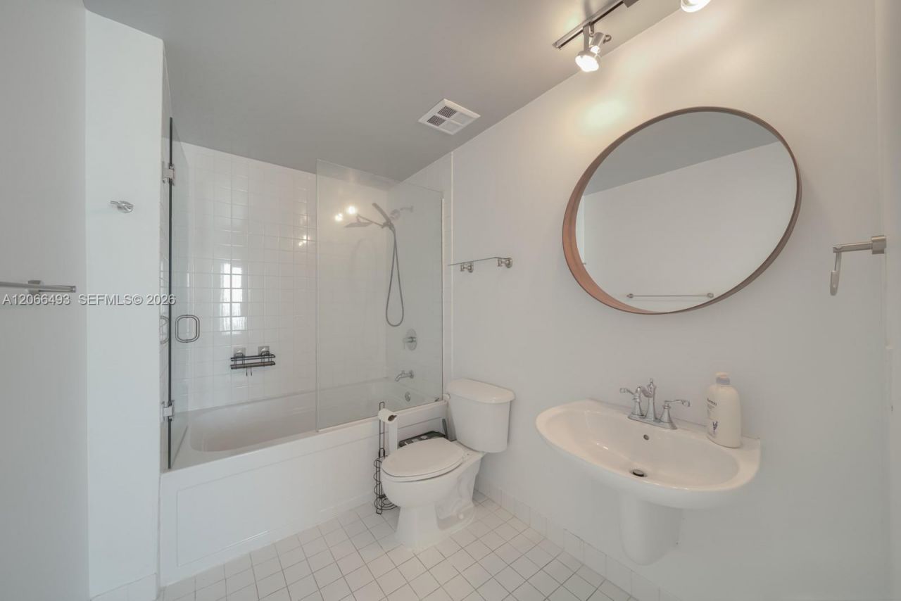 10 SW South River Dr, Unit 1406, Miami, FL 33130 Photo
