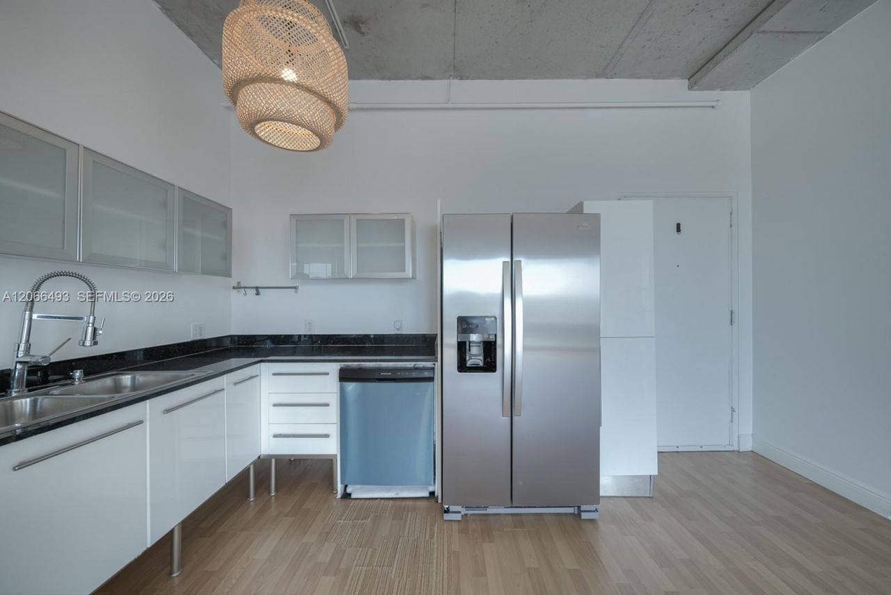 10 SW South River Dr, Unit 1406, Miami, FL 33130 Photo