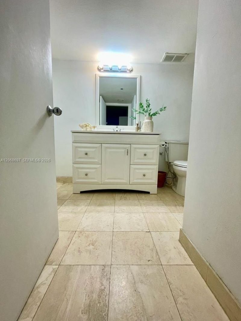 3600 Mystic Pointe Dr , Unit 1010, Aventura, FL 33180 Photo