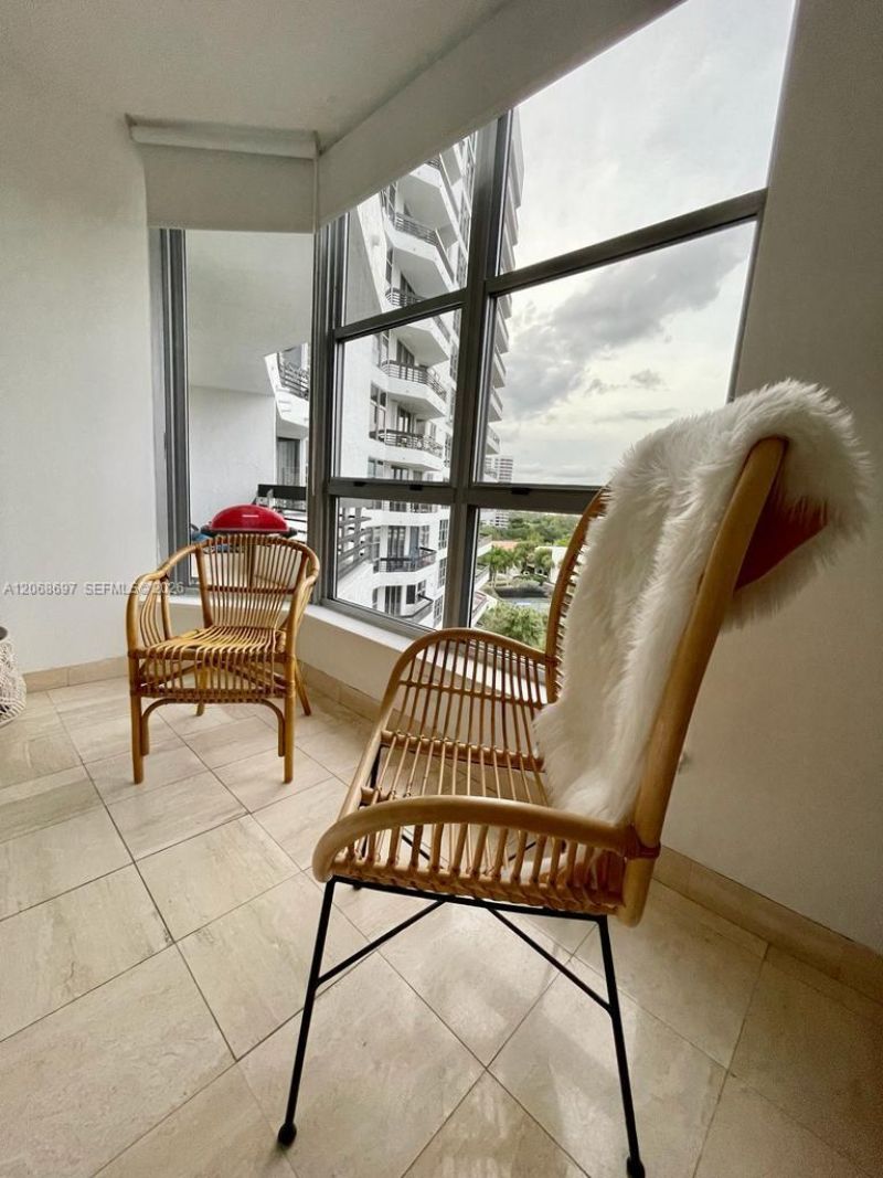 3600 Mystic Pointe Dr , Unit 1010, Aventura, FL 33180 Photo