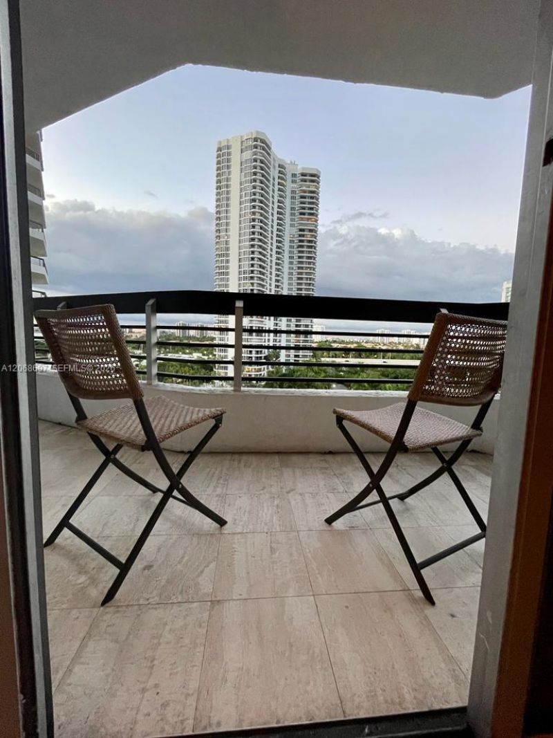 3600 Mystic Pointe Dr , Unit 1010, Aventura, FL 33180 Photo