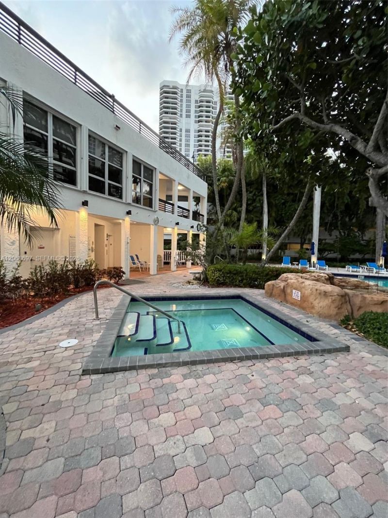 3600 Mystic Pointe Dr , Unit 1010, Aventura, FL 33180 Photo