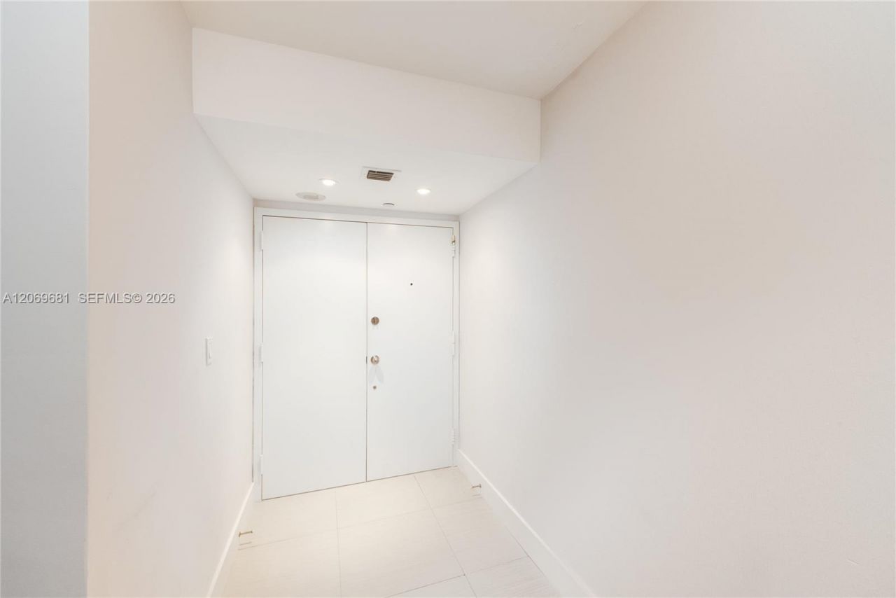 199 Ocean Lane Dr , Unit 206, Key Biscayne, FL 33149 Photo