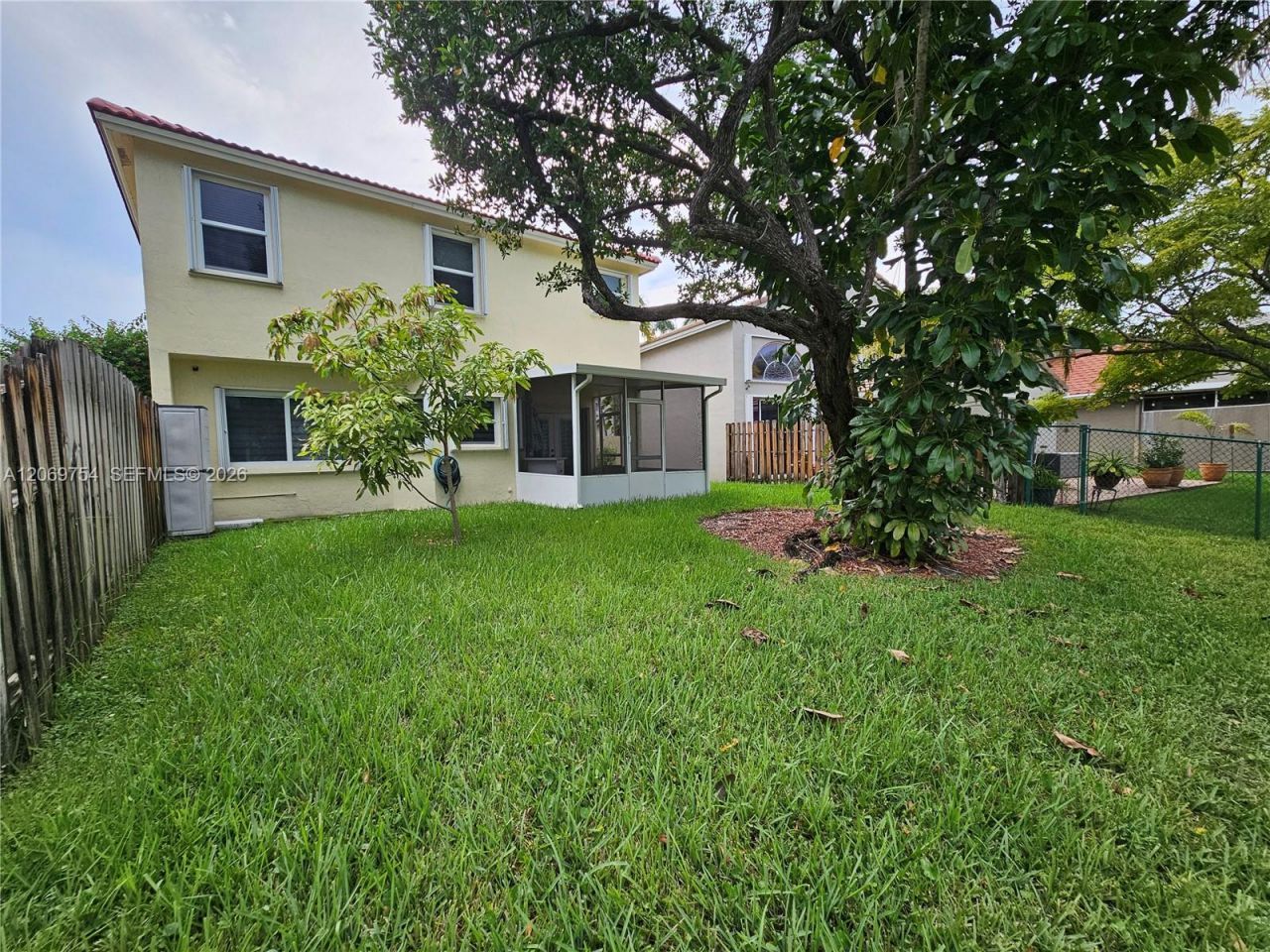 387 NW 107th Ave, Pembroke Pines, FL 33026 Photo