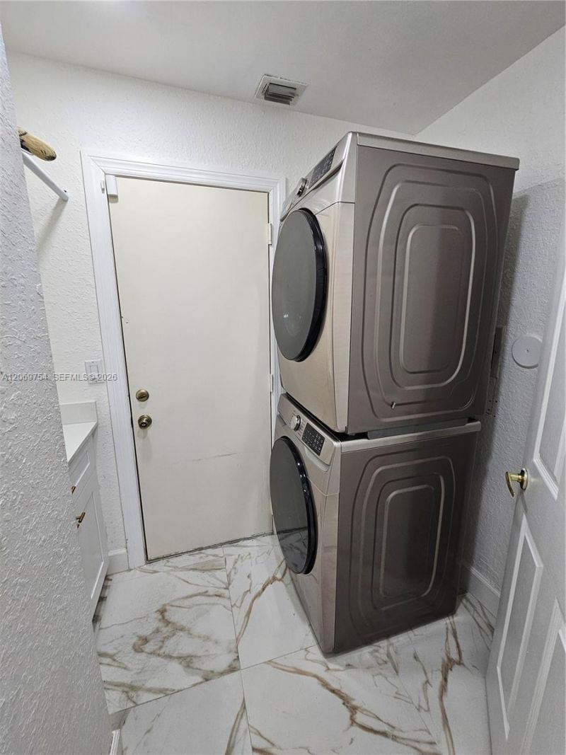 387 NW 107th Ave, Pembroke Pines, FL 33026 Photo