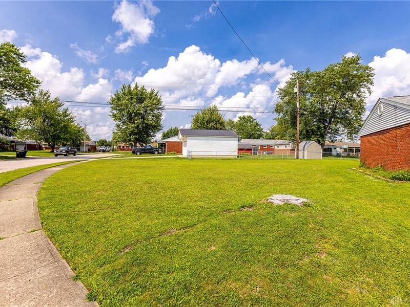 272 Foothill Drive, Brookville, OH 45309 Photo 9