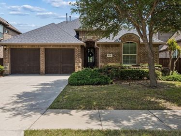 8218 Haltered Horse Lane, Frisco, TX 75036