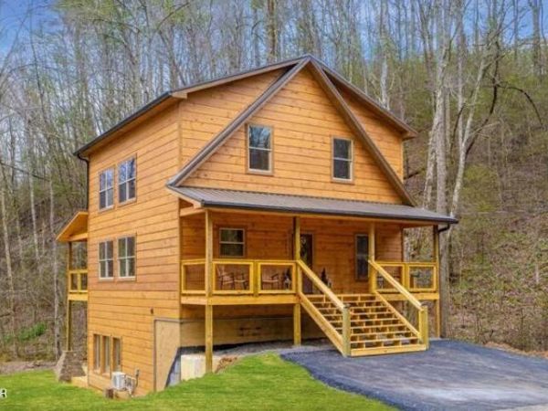 1615 Bear Valley Road , Sevierville, TN 37876