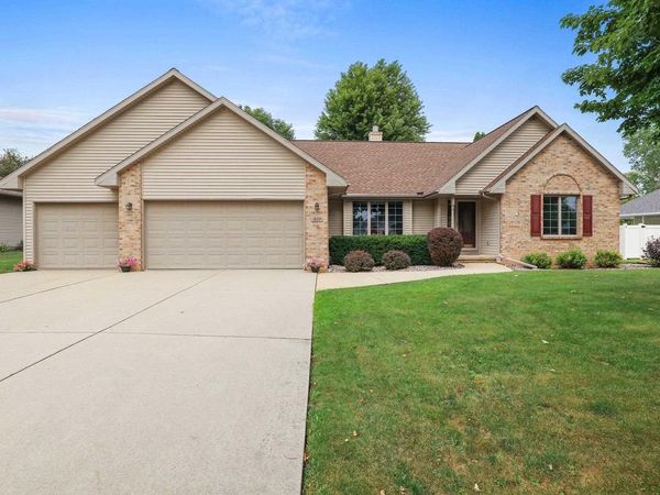 1809 SADDLEBROOK LANE, De Pere, WI 54115