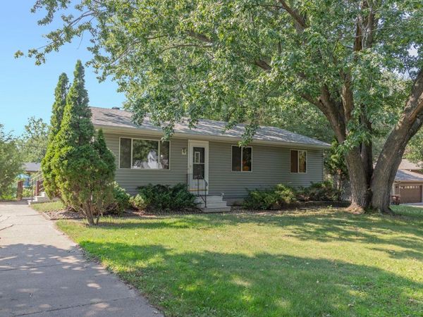 6071 45th Street N, Oakdale, MN 55128