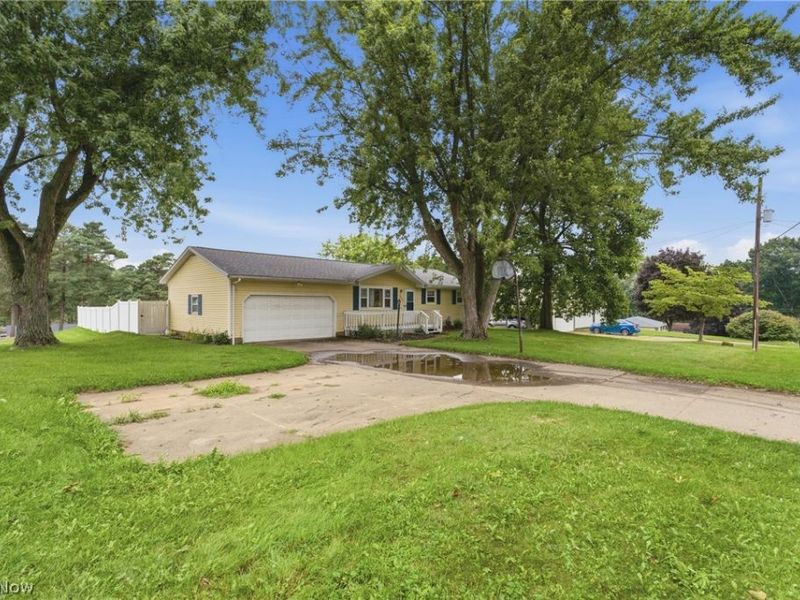 6965 Glenmere Avenue NE, Canton, OH 44721 Photo 2