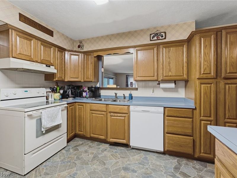 6965 Glenmere Avenue NE, Canton, OH 44721 Photo 26