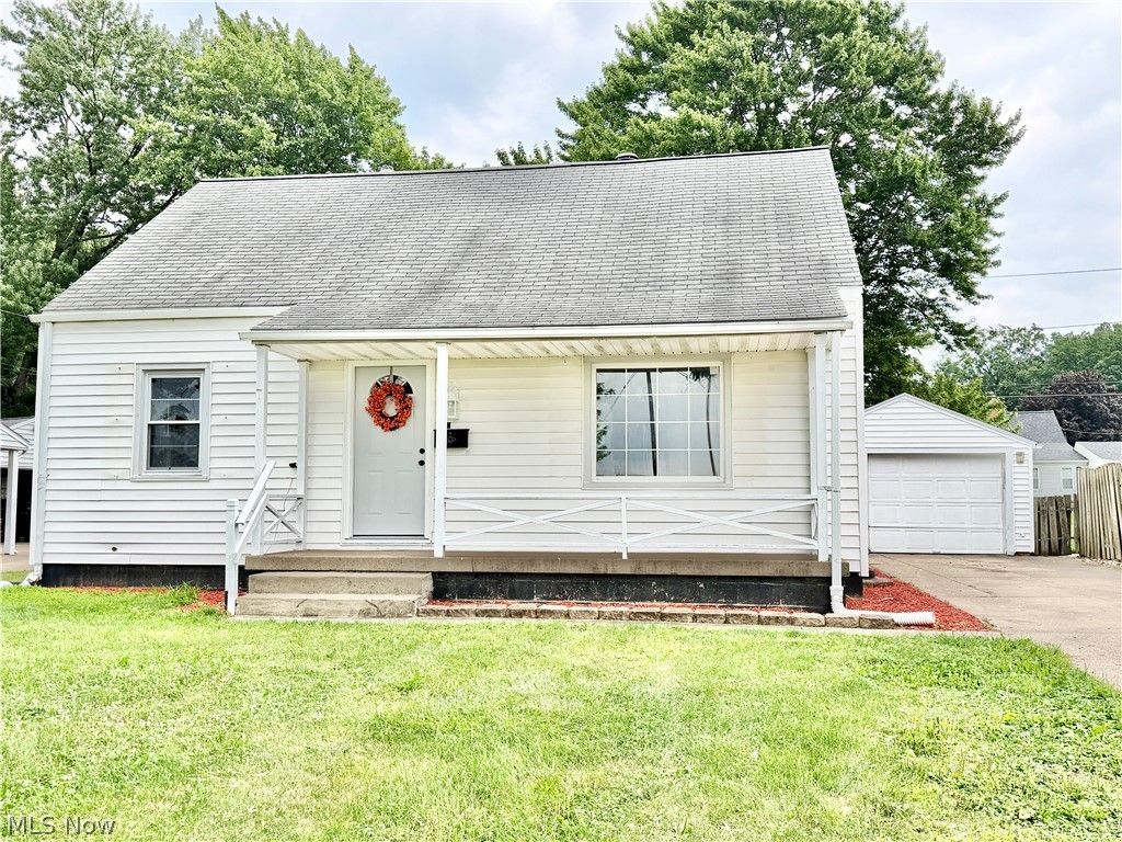 752 Laird Avenue Ne, Warren, OH 44483 Main Photo