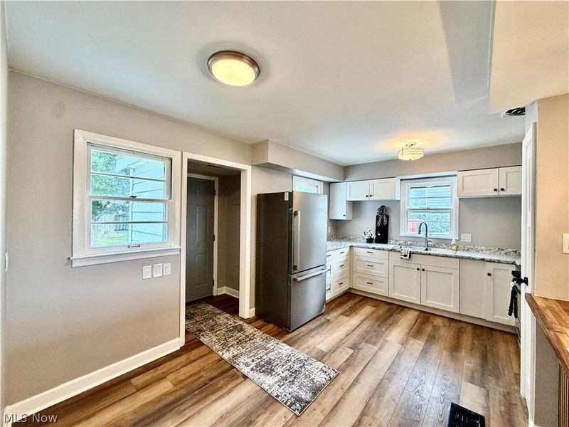 752 Laird Avenue NE, Warren, OH 44483 Photo 9