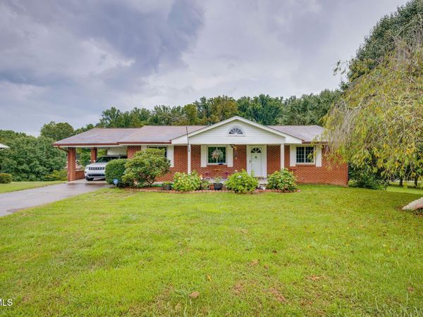 717 Old Stage Road, Surgoinsville, TN 37873
