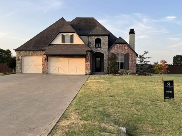 2114 E 176th Street S, Mounds, OK 74047