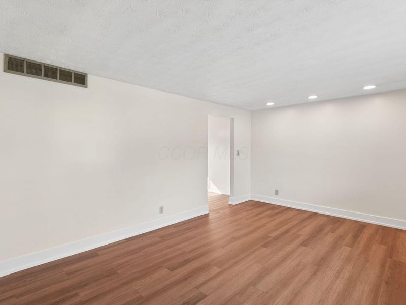 3768 Springwood Drive , Columbus, OH 43224 Photo 8