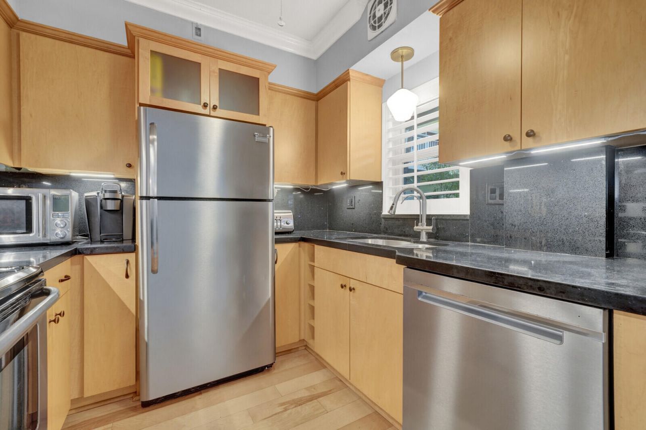 6520 N Ocean Boulevard, Unit 6, Ocean Ridge, FL 33435 Photo