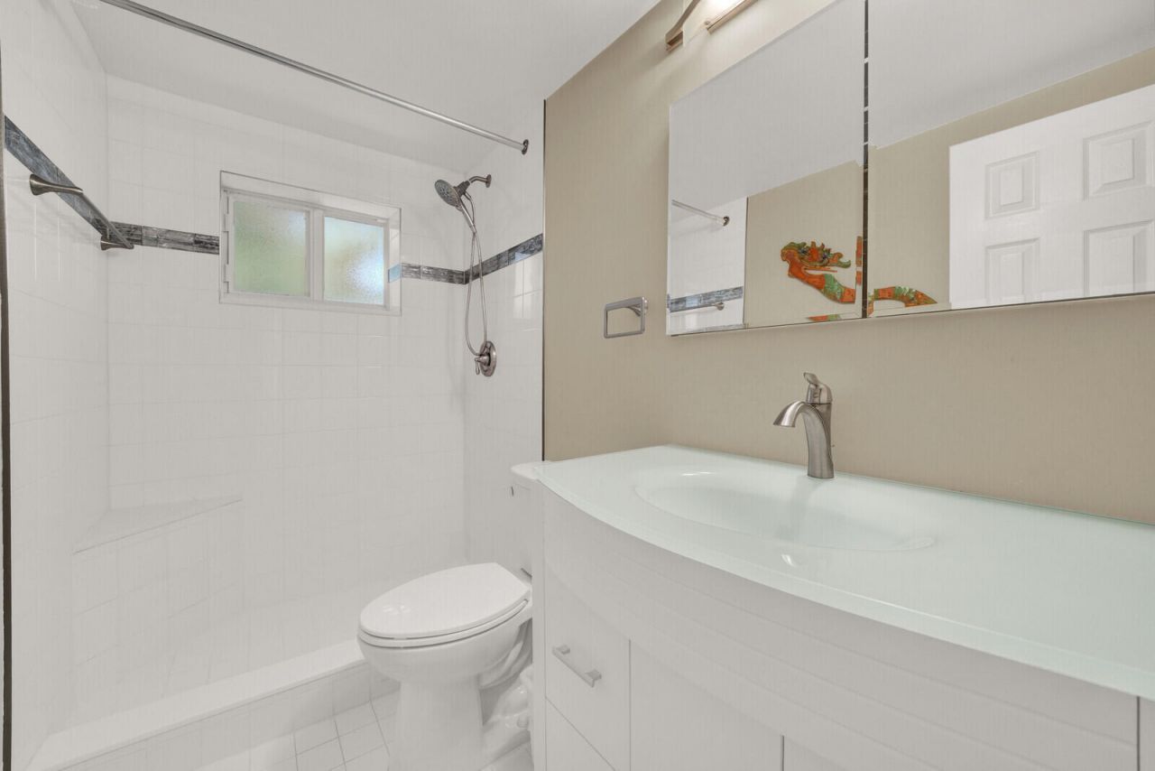 6520 N Ocean Boulevard, Unit 6, Ocean Ridge, FL 33435 Photo