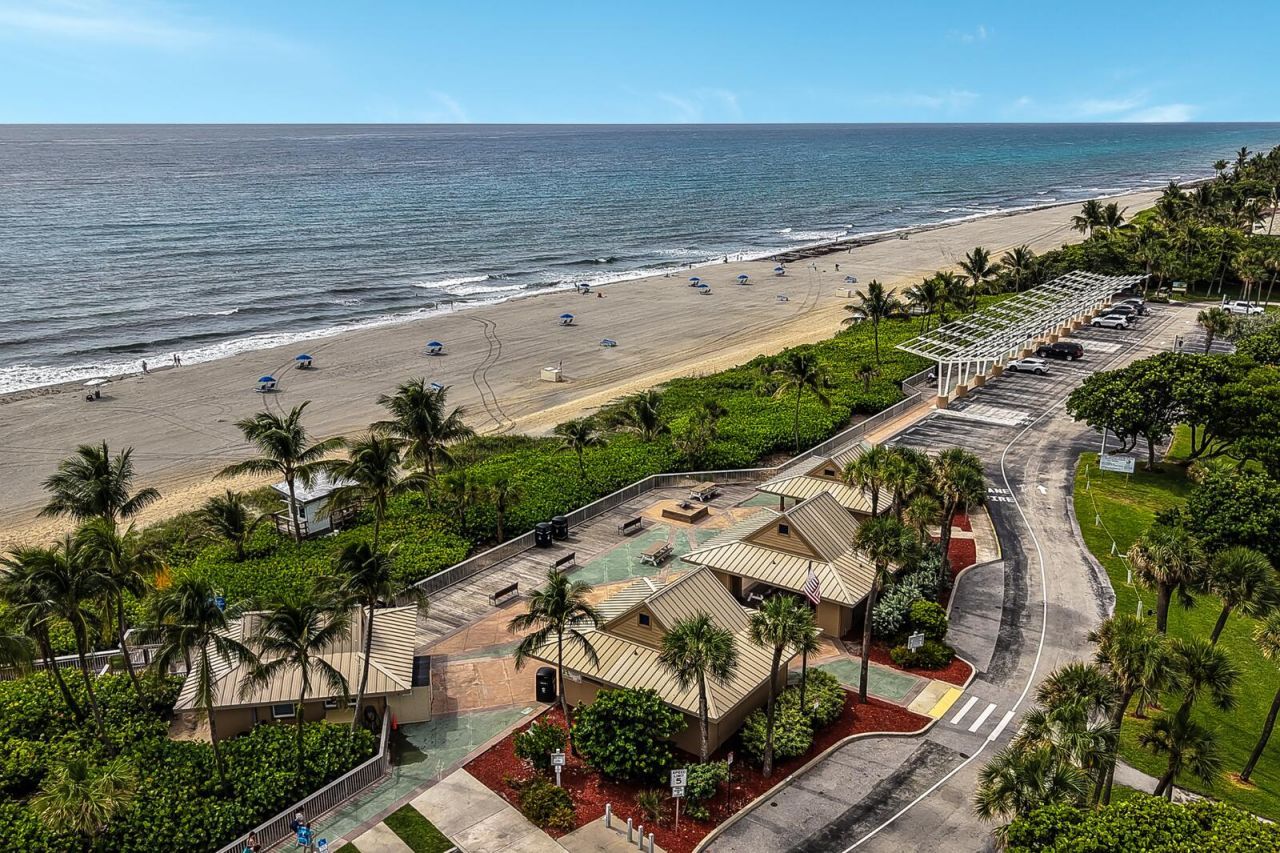 6520 N Ocean Boulevard, Unit 6, Ocean Ridge, FL 33435 Photo