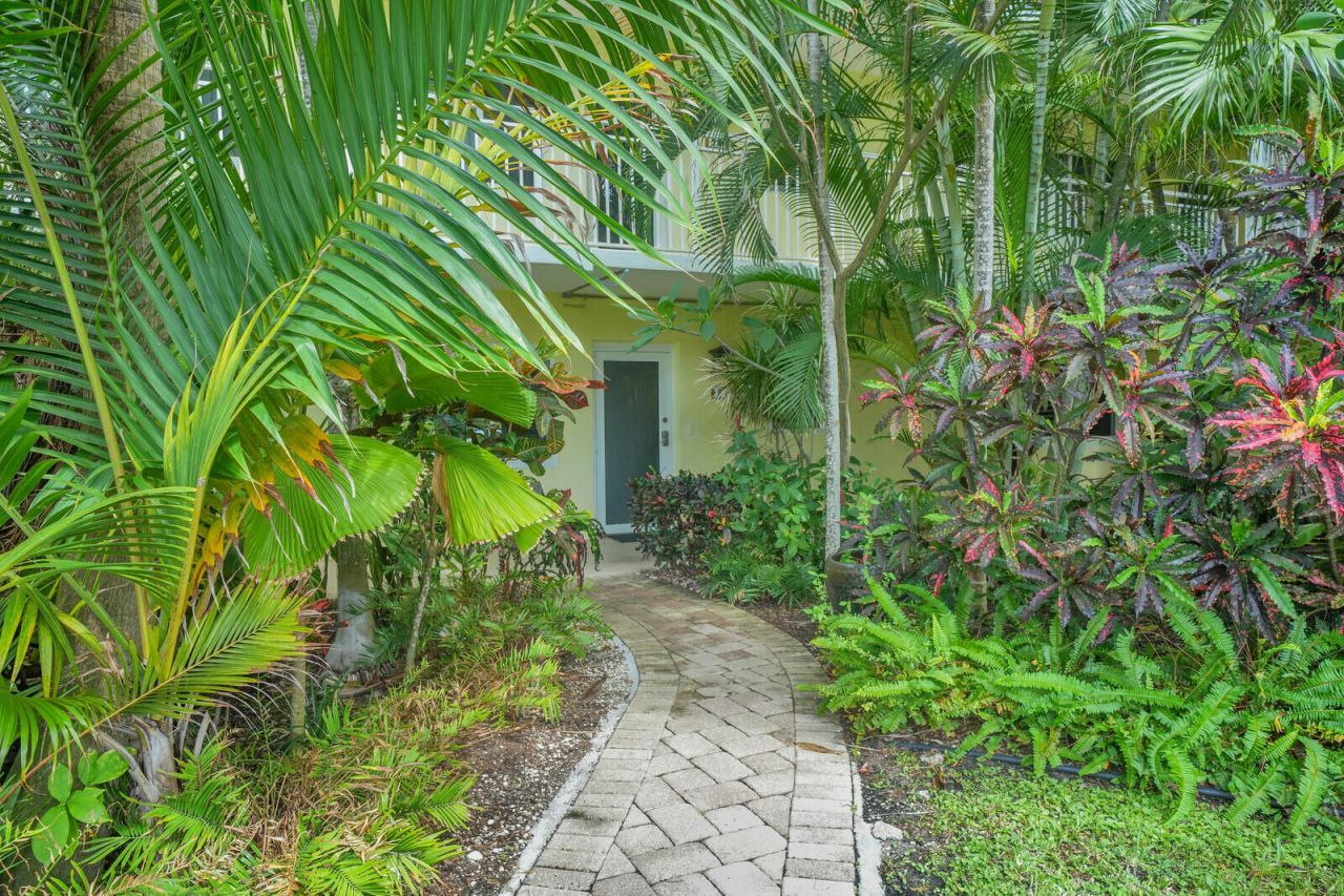 6520 N Ocean Boulevard, Unit 6, Ocean Ridge, FL 33435 Photo