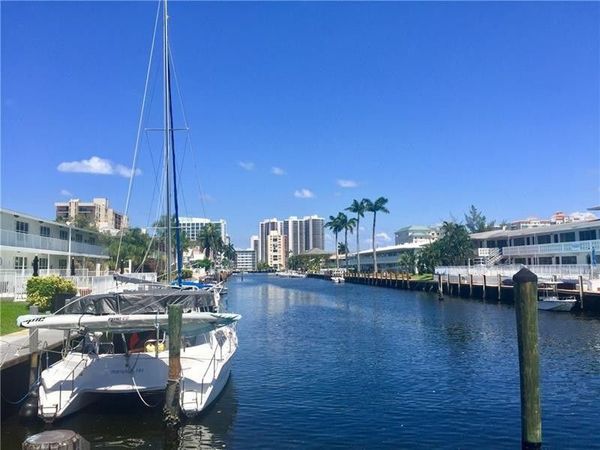 3220 Bayview Drive NE, Unit 102, Fort Lauderdale, FL 33306