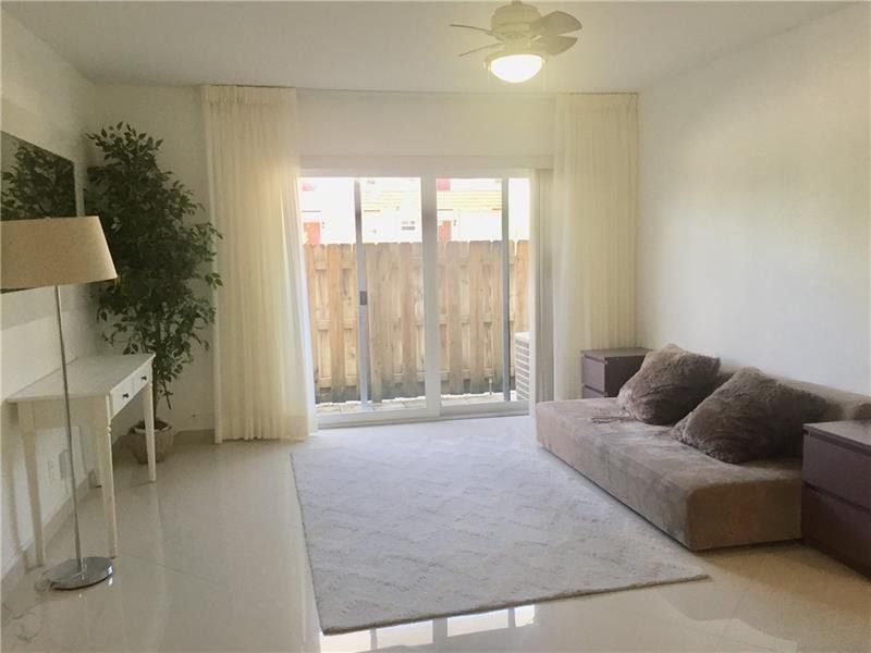 3220 Bayview Drive Ne, Unit 102, Fort Lauderdale, FL 33306 Photo
