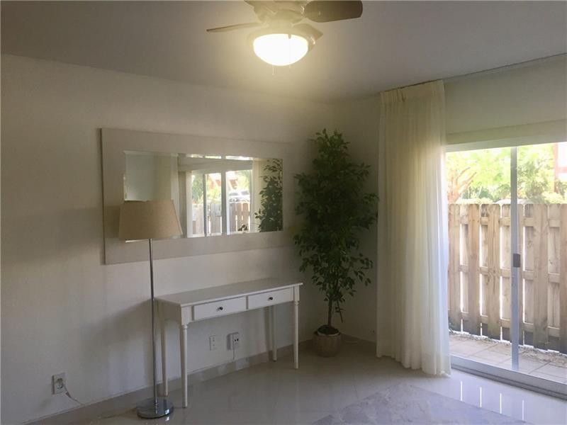 3220 Bayview Drive Ne, Unit 102, Fort Lauderdale, FL 33306 Photo