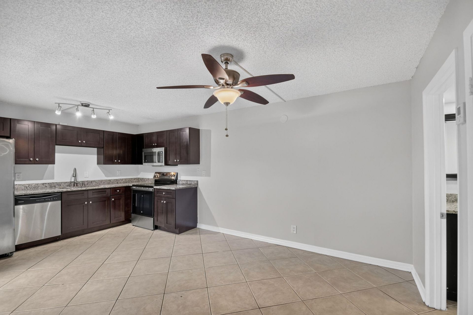 744 Springdale Circle, Palm Springs, FL 33461 Photo