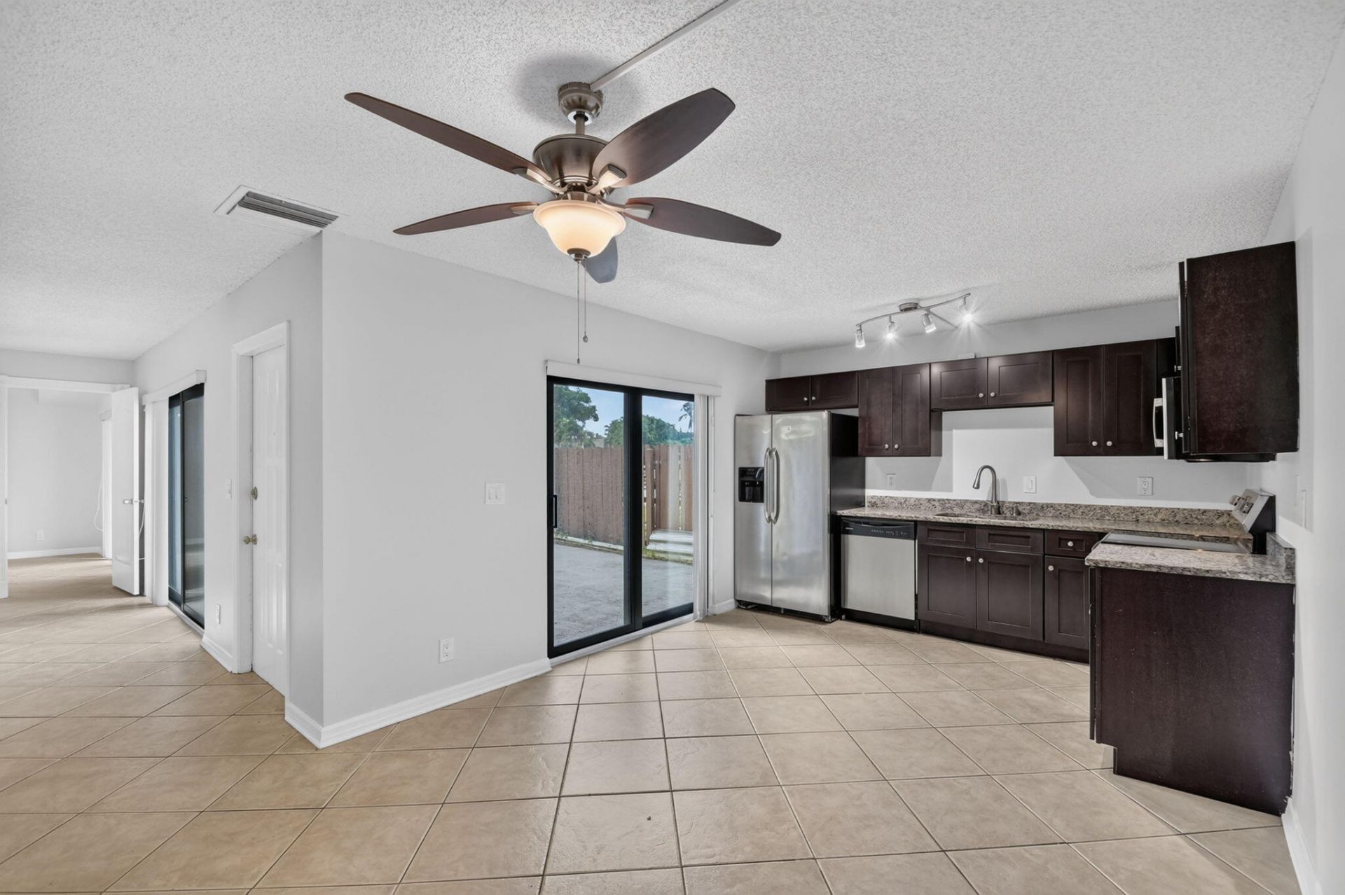 744 Springdale Circle, Palm Springs, FL 33461 Photo