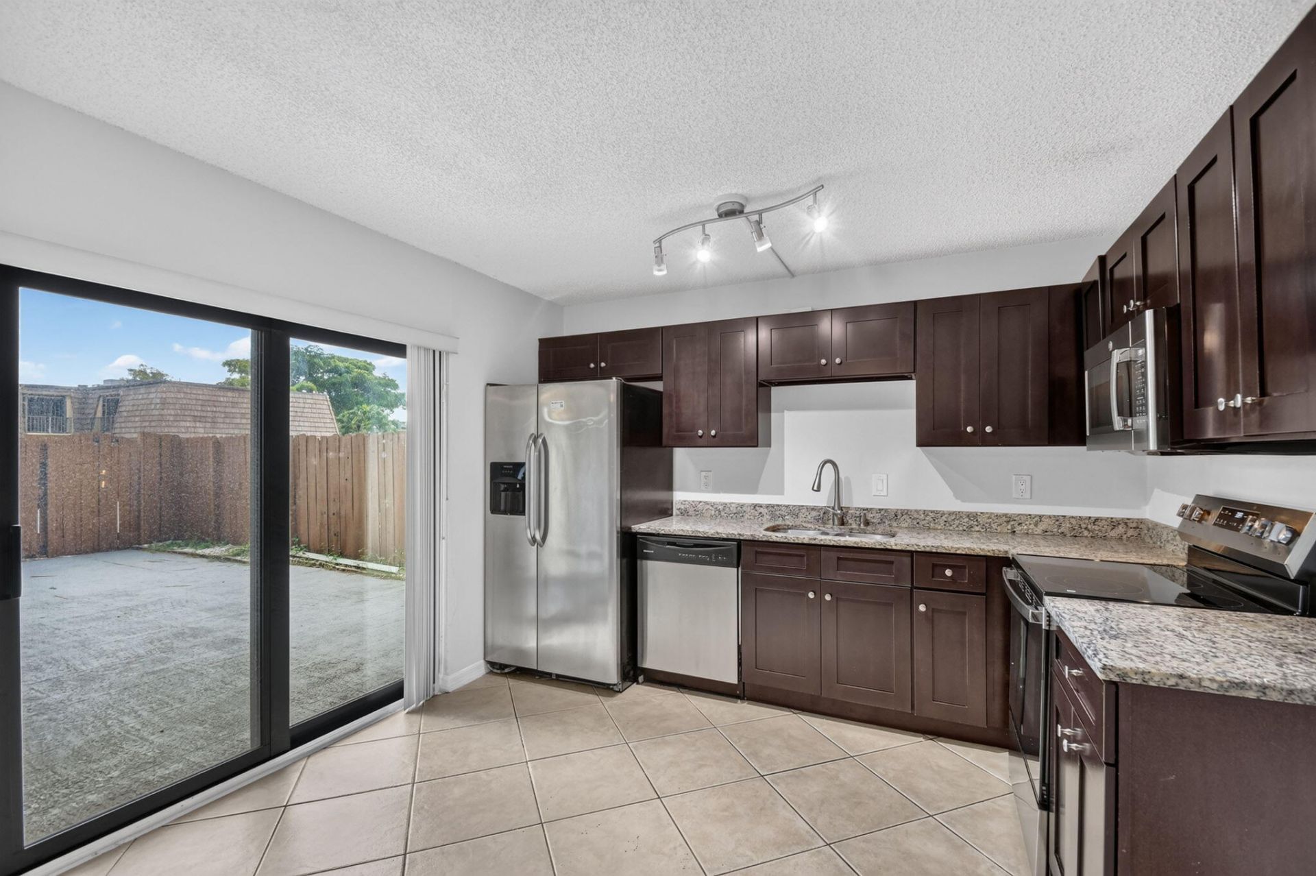 744 Springdale Circle, Palm Springs, FL 33461 Photo